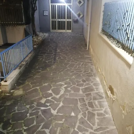 La Casa Di Teresa ,a 100 Mt Dall Ospedale E 300 Mt Dalleterme Apartmán